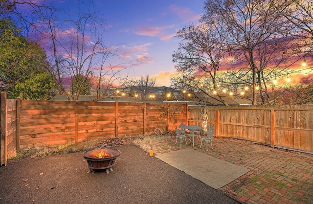 Ashland Urban Cabin - Centrally located & walking distance to SOU and Downtown