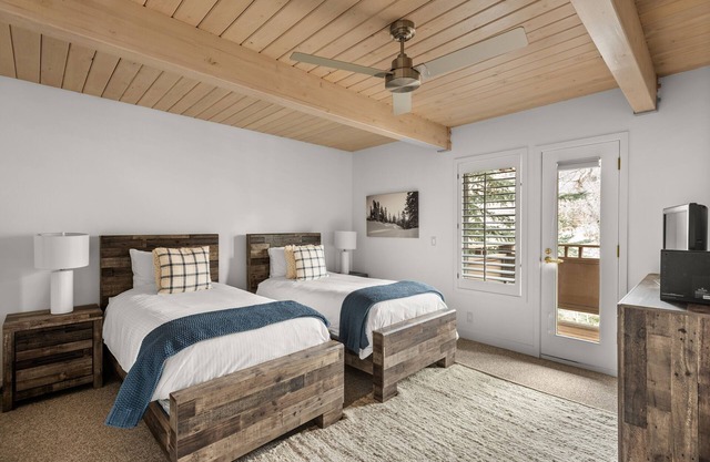 Aspen Alps Two-Bedroom Condo - close to Aspen Mountain