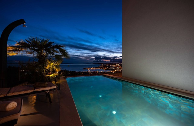 Astonishing villa Blue Horizon w heated pool