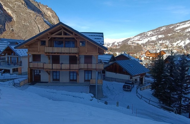At Riton app. 4/5 pers. 3 * quiet, close to shops, at the foot of the slopes