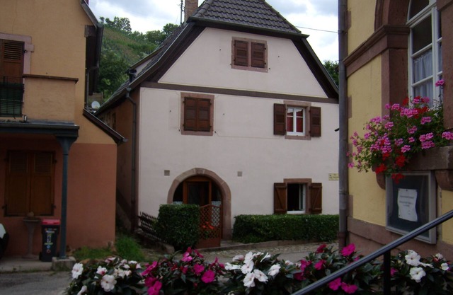 At the Ancien Pressoir - Bus service to Colmar