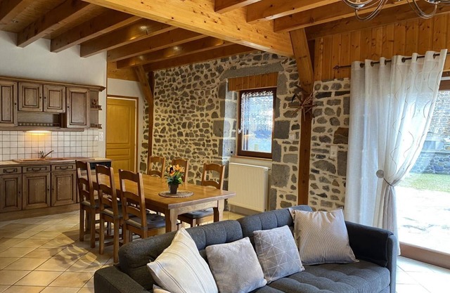AT THE BARN - PERPEZAT