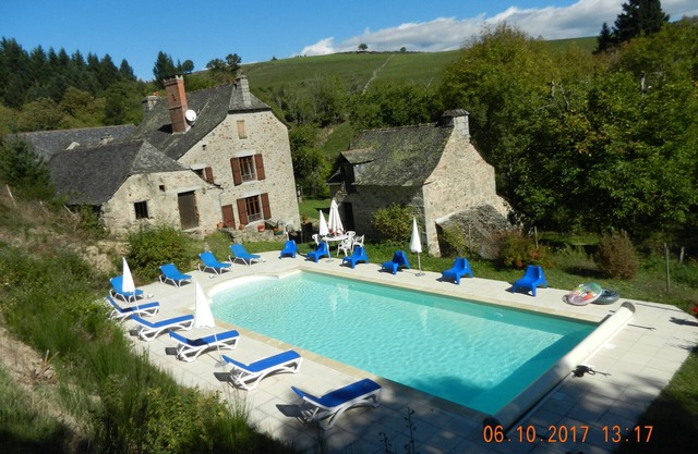 At the foot of the Aubrac, Estaing/Entraygues