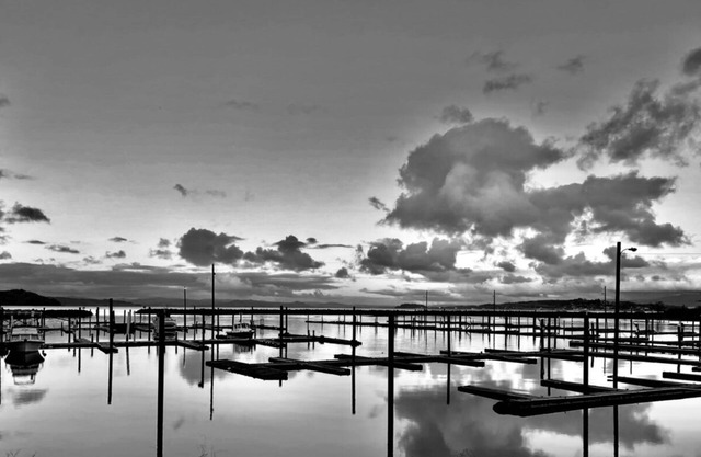 At the Hammond Harbor, minutes to the Pacific Ocean, 2 bdr , 1 bath, sleeps 6