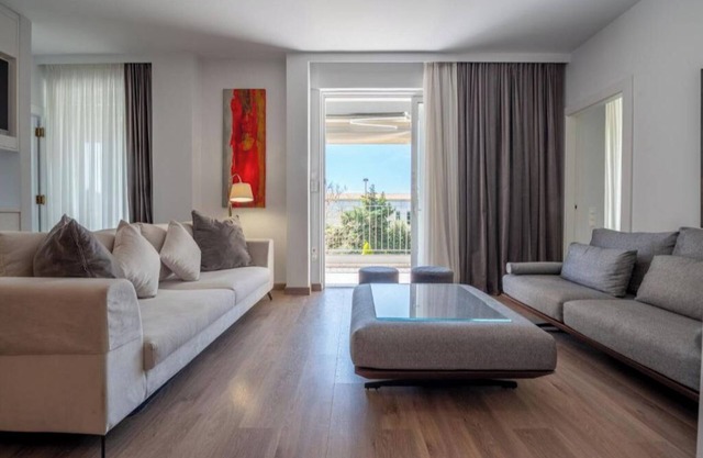 Athens Riviera Aelia Luxury Suite By the Sea - Location: Vouliagmeni, Kavouri