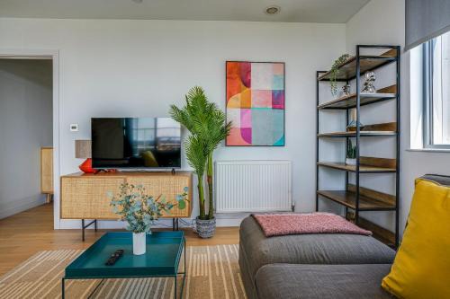Athera - Walthamstow Central Sub-Penthouse 2 bedroom, 2 bathroom Incredible views!
