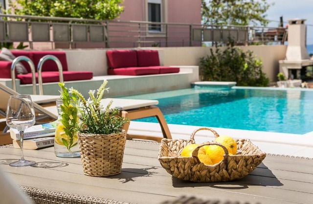 Athinais LAK Villa