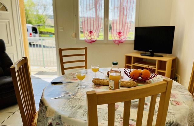 Athos: Apartment 300 meters from the spa (free parking)