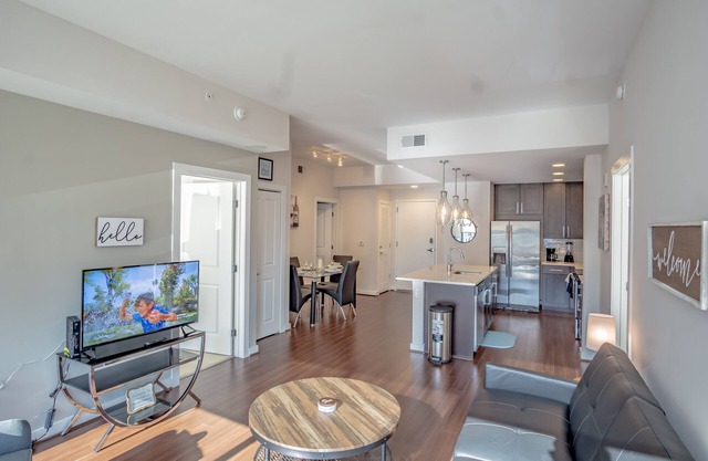 Atlanta Buckhead Fully Furnished Apartment by RedAwning