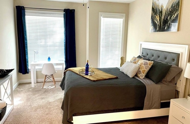 Atlanta Oasis: 1BR Luxury Suite Near Perimeter Mall, w/Pool & FREE Parking!