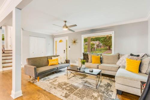 Atlanta's Luxe 6-Bedroom Haven
