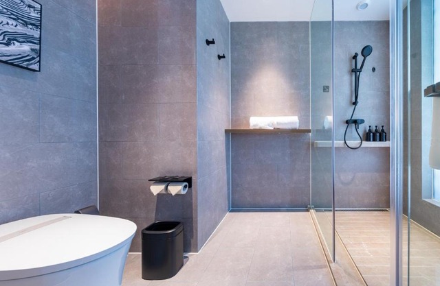 Atour Hotel Haikou Binhai Avenue Xixiu Beach