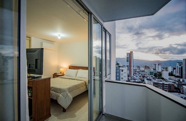 Attractive apartment, well located, bright, comfortable, very complete, ventilated.