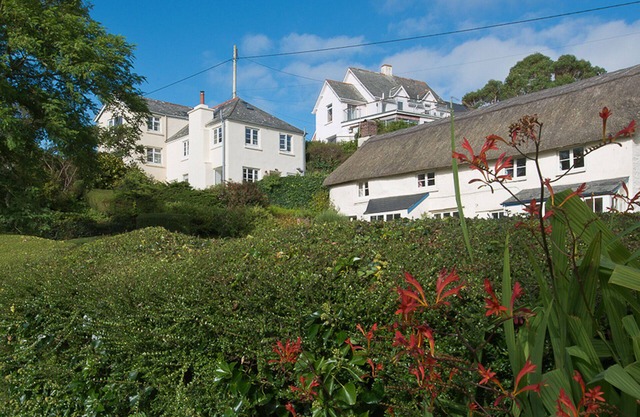 Attractive, Comfortable Cottage With All Up To Date Amenities In The Heart Of East Portlemouth