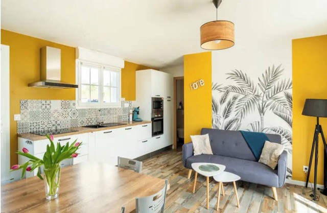 Atypical gîte Les Epinettes, 10 minutes from the beach in the Baie de Somme