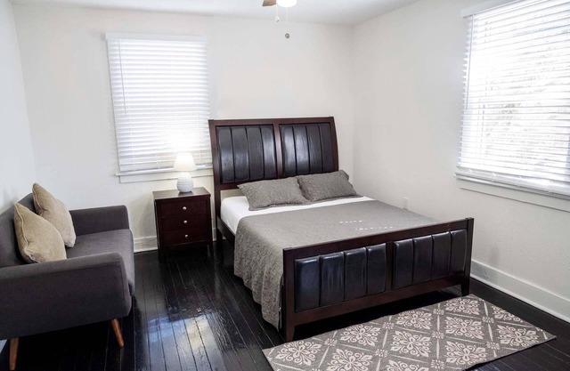 Audubon House Apt.1: 2bd/1ba