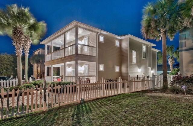 Aug 16-28 Avail, Gorgeous 6 Bed, Private Pool, Beach Service & 6 Seat Golf Cart!