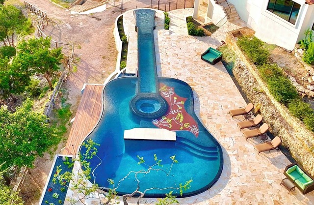 Austin Guitar Pool | 87.5 FT Guitar Pool