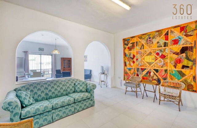 Authentic 3BR Island Stay with Gozo Soul!