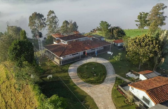 Authentic Colombian Finca away from the cities - Calm - Peace - Adventure