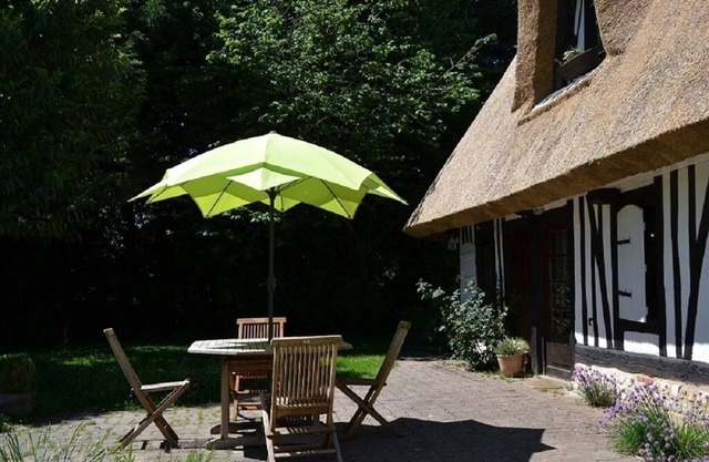 Authentic cottage between Honfleur & Rouen, with SPA. and wellness option