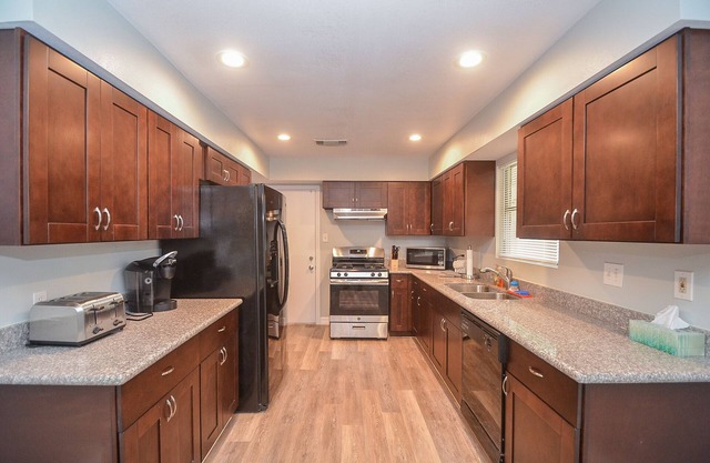 Authentic Home by Memorial City Mall and Memorial Hospital - West Houston