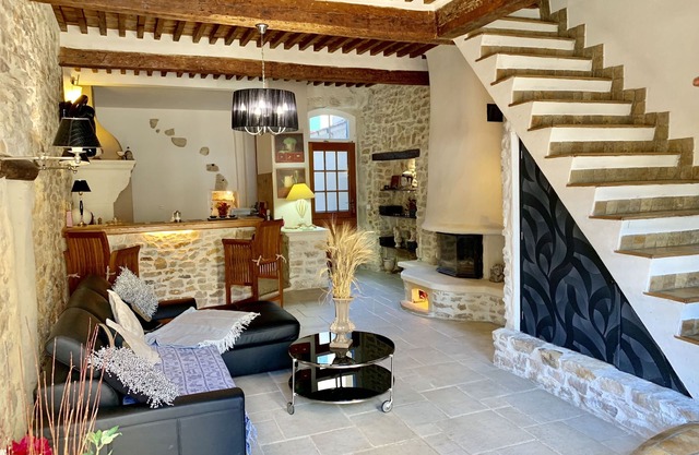 Authentic Jewel in the Heart of Orange City ! ❤️