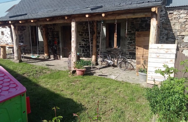 Authenticity and serenity in the countryside between Huelgoat and the Valley of the Saints