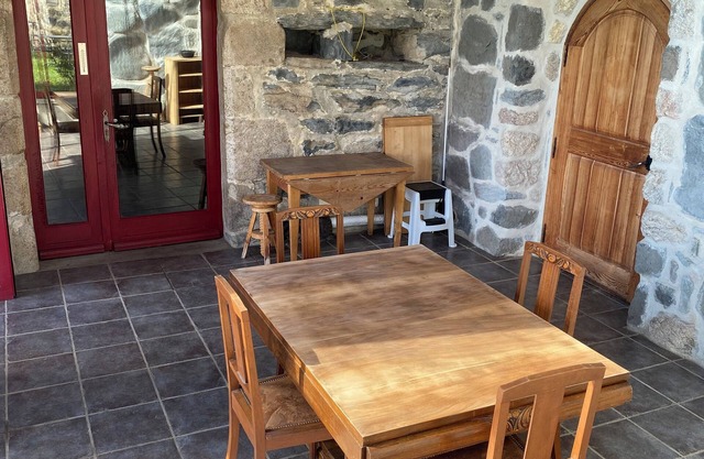 Authentique Maison du Plateau Ardéchois du 16eme Siècle Entièrement Restaurée