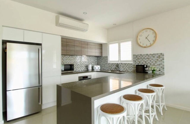 Avalon Apartment - 1 Bedroom WINTER SPECIAL! (Free WIFI, Linen, A/C, Netflix & Garage)