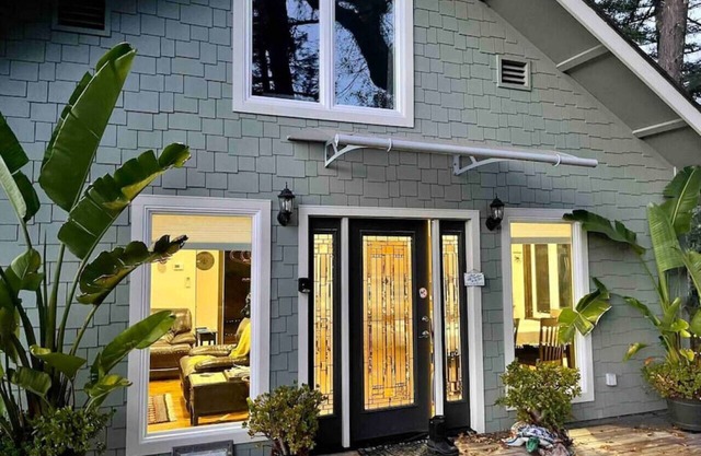 Avenue of the Giants River View Home (#1)