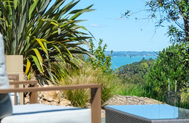 Awaawa Yurts - Combined - 3 Yurt Package - Awaawa Yurts offer a luxury glamping experience on Waiheke Island. Stunning views, luxury queen sized bed, private bathroom with tea and coffee making facilities.