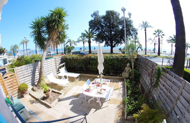 Awesome Apartament in Promenade - Nice sea view and private gardennMax 4 people