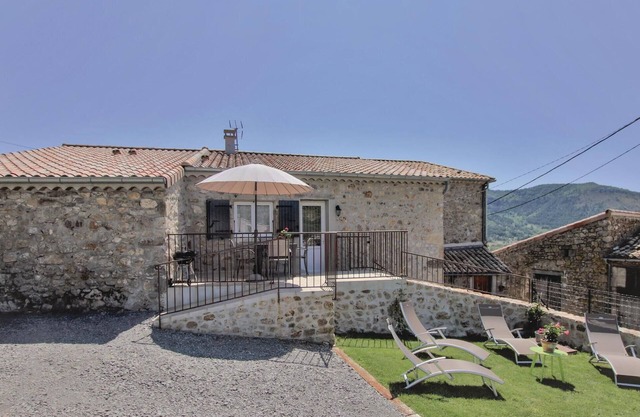 Awesome home in St Etienne de Boulogne