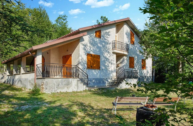 Awesome home in Cerqueto di Civitella