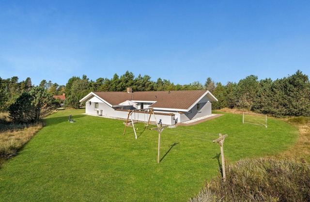 Awesome home in Blåvand with kitchen