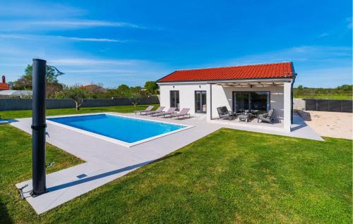 Awesome Home In Brisevo With Jacuzzi