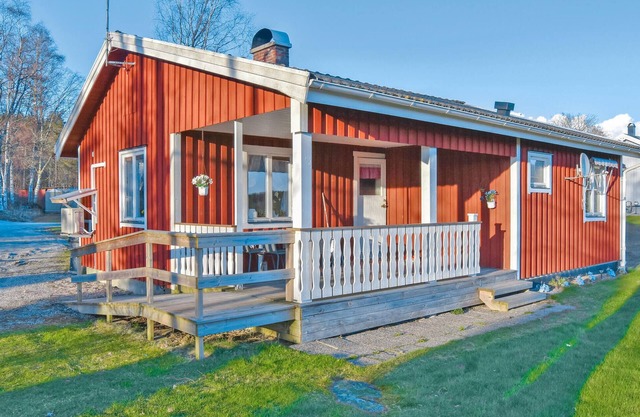 Awesome home in Bullaren with WiFi