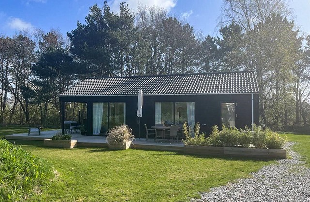 Awesome home in Dannemare with kitchen