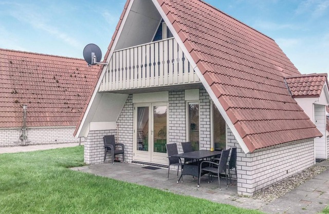 Awesome home in Den Oever with WiFi