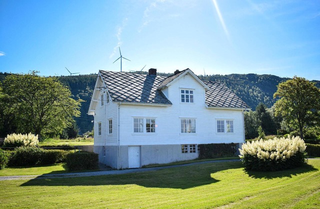 Awesome home in Fitjar with WiFi