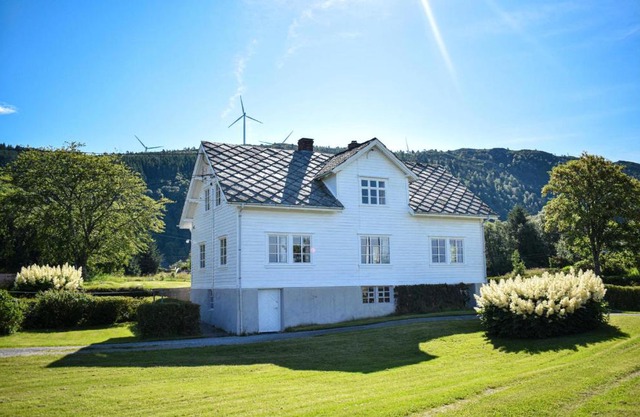 Awesome Home In Fitjar With Wifi