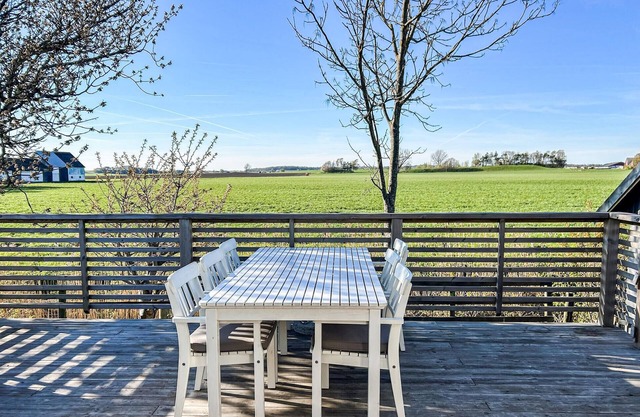 Awesome home in Glmmingebro with WiFi