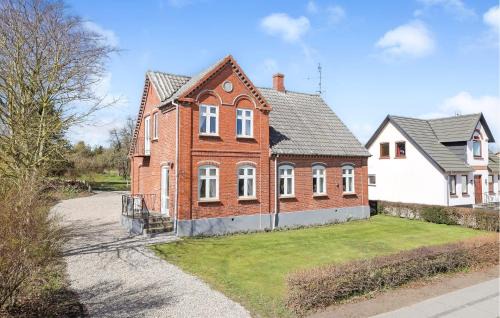 Awesome Home In Humble With Wifi