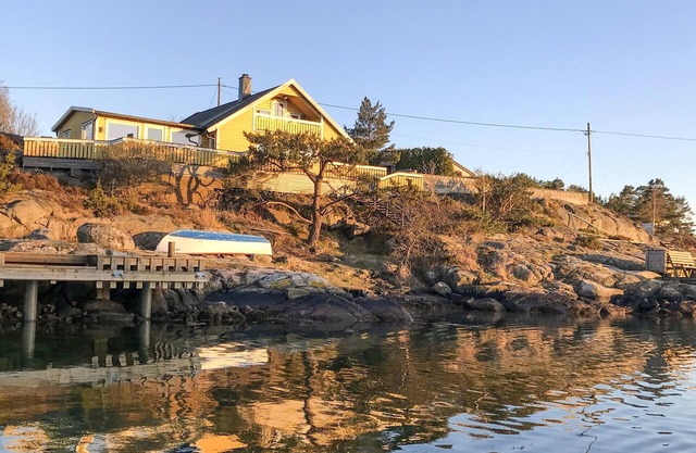 Awesome home in Kongshavn with sauna