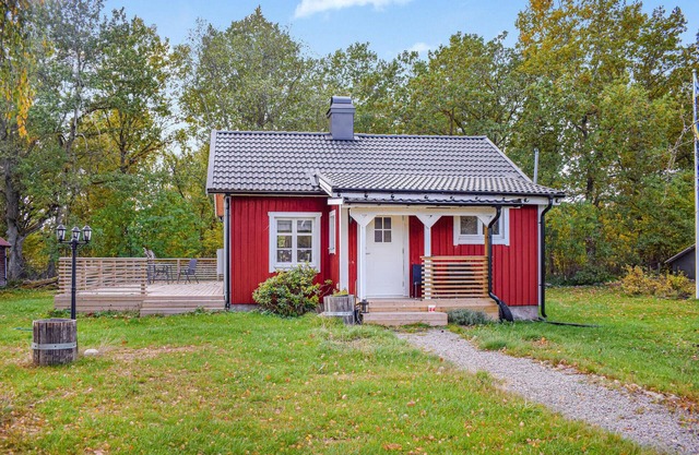Awesome home in Läckeby with kitchen