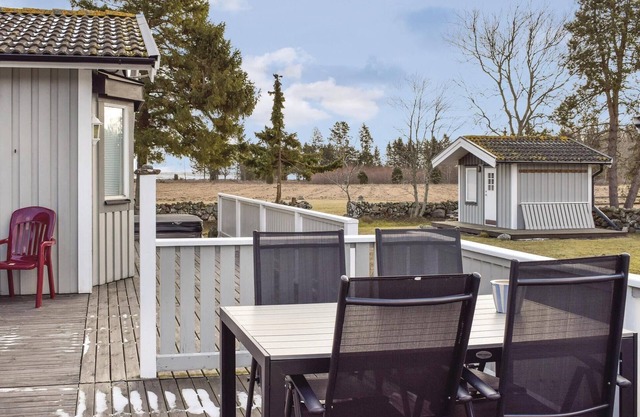 Awesome home in Löttorp with WiFi