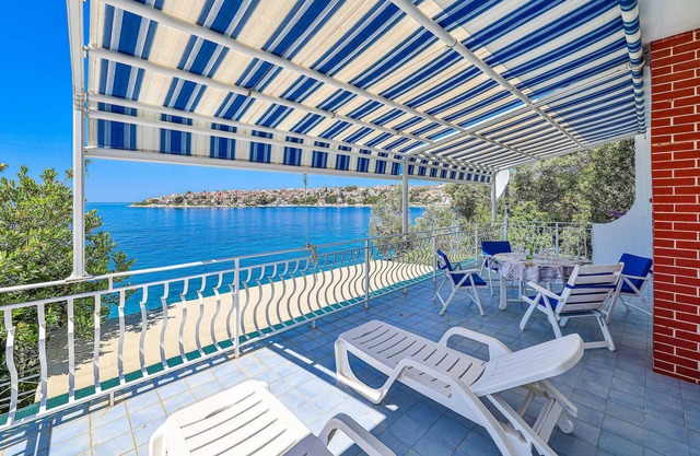 Awesome home in Okrug Gornji with WiFi