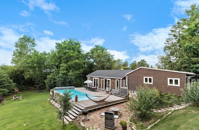 Awesome home in ølsted with WiFi