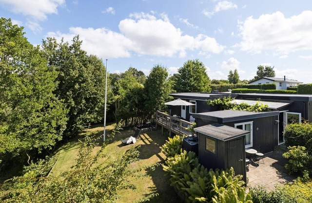 Awesome home in ølsted with WiFi